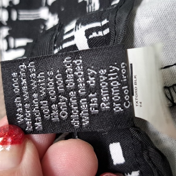 Apt. 9 Capri Pants Mid-Rise Black & White Abstract Pattern Size 14 NWOT - Picture 7 of 9